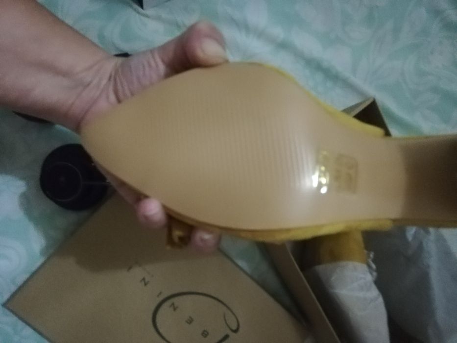 Sapato mostarda novo 39