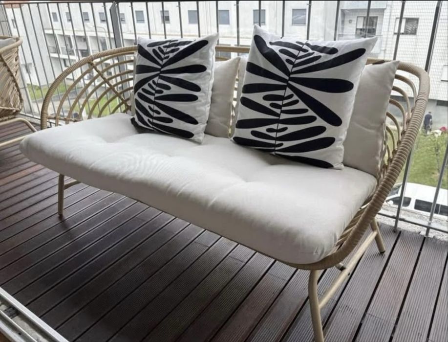 Sofá Bambu Almofadas Creme Varanda Jardim Espaço Casa