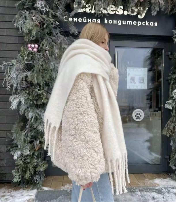 Шарф белый обьемный