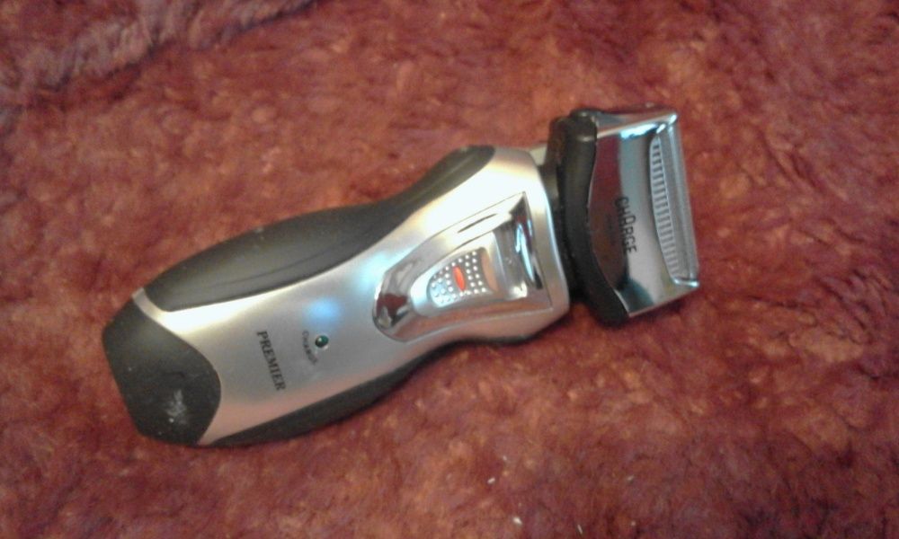 Электро бритва на аккумуляторе заряжается от сети