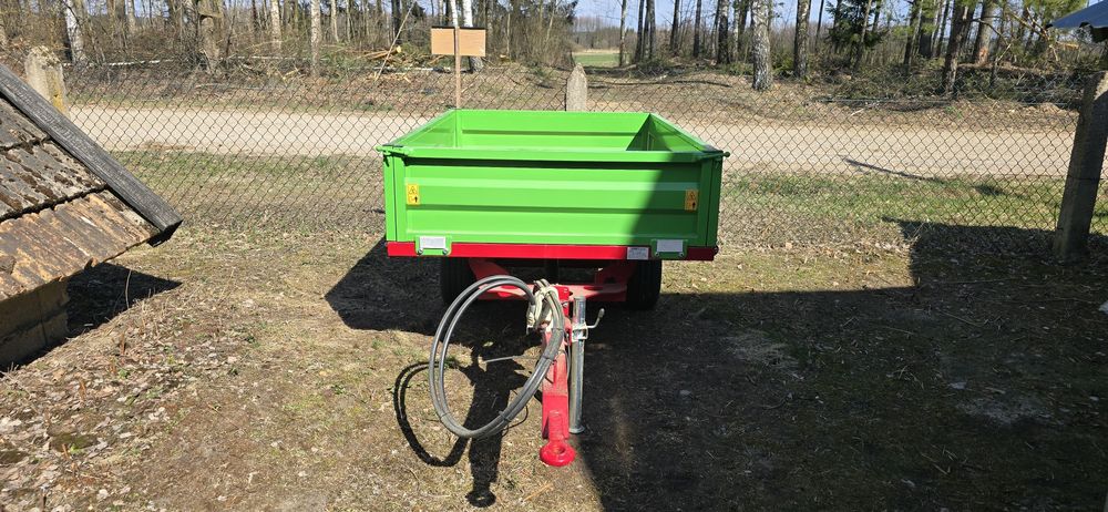 Przyczepka rolnicza z wywrotem