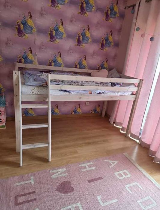 Cama beliche princesa com escorrega de criança