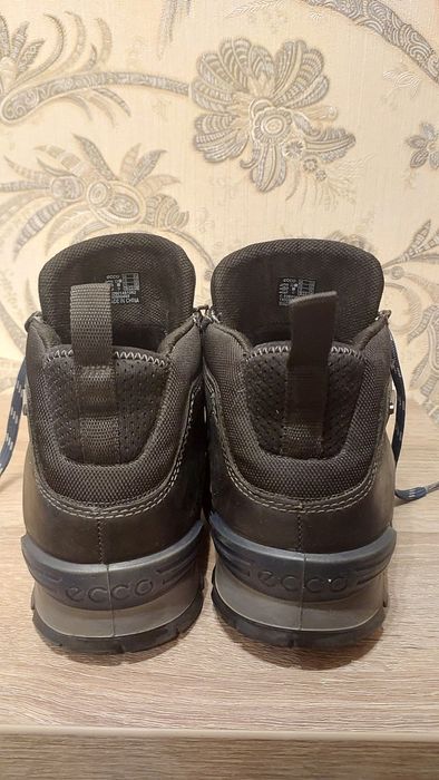 Оригінальні черевики ECCO  з технологією Gore-Tex