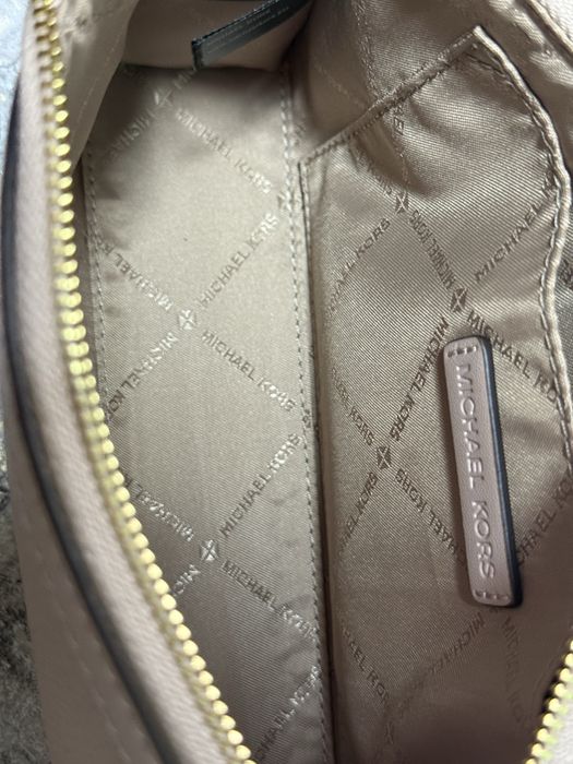Оригинальная кожаная сумка кроссбоди Michael Kors Jet Set розовая