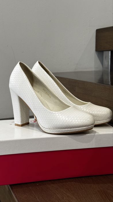 Туфлі білі весільні