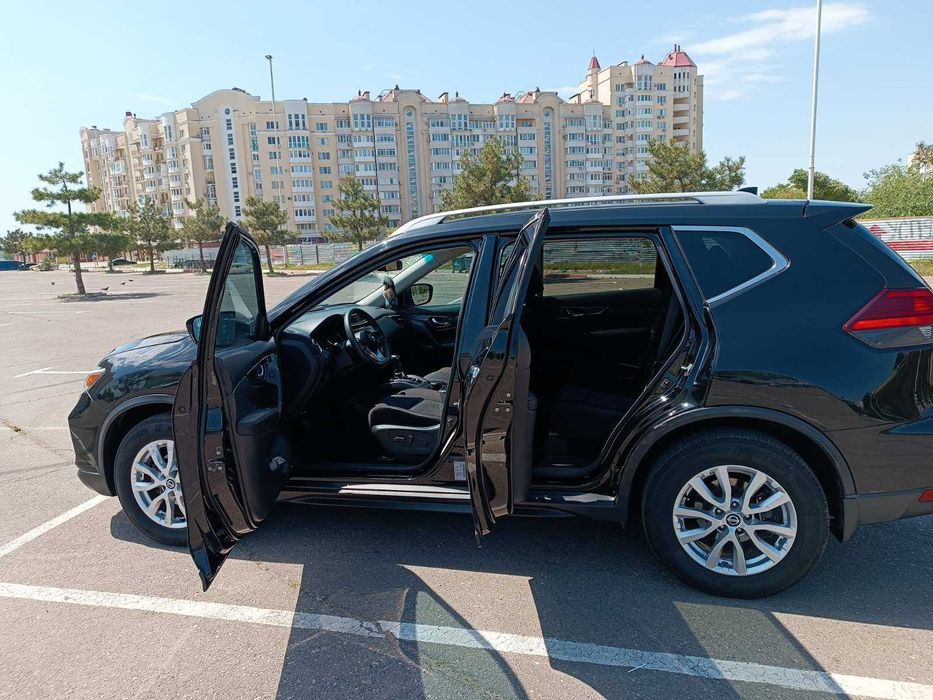 Nissan ROGUE 2017 року