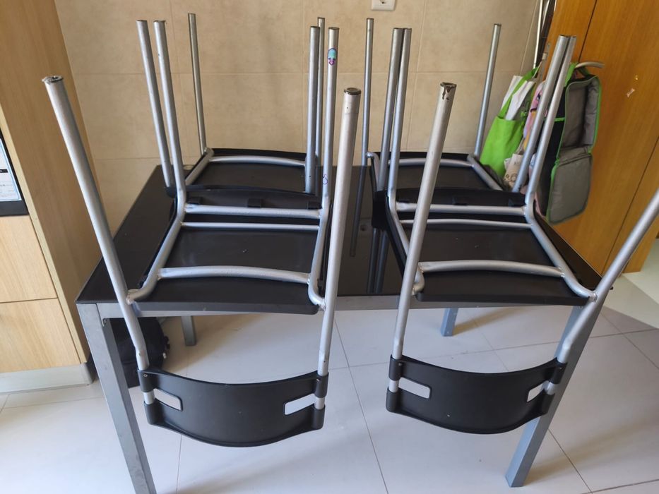 Mesa cozinha com 4 cadeiras
