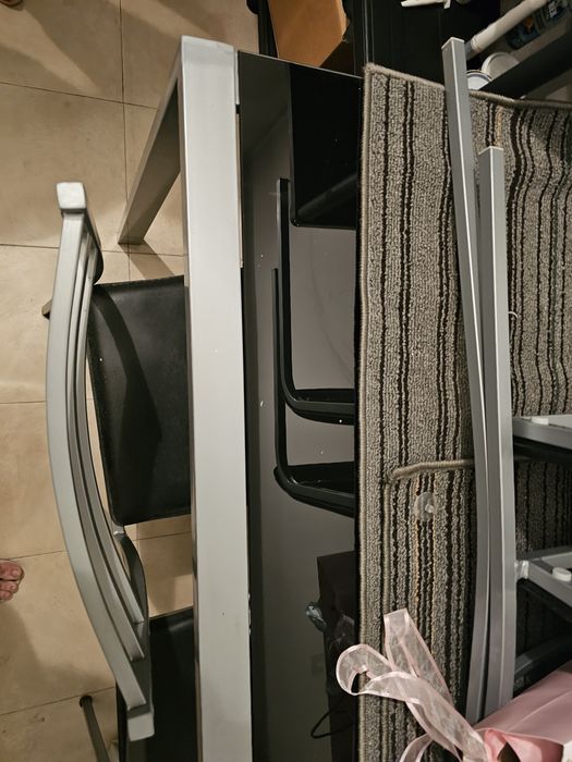 Mesa de cozinha com 4 cadeiras