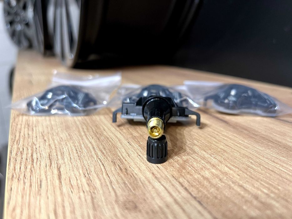 Czujniki ciśnienia opon powietrza Mitsubishi^ TPMS Nowe^ 4250C275