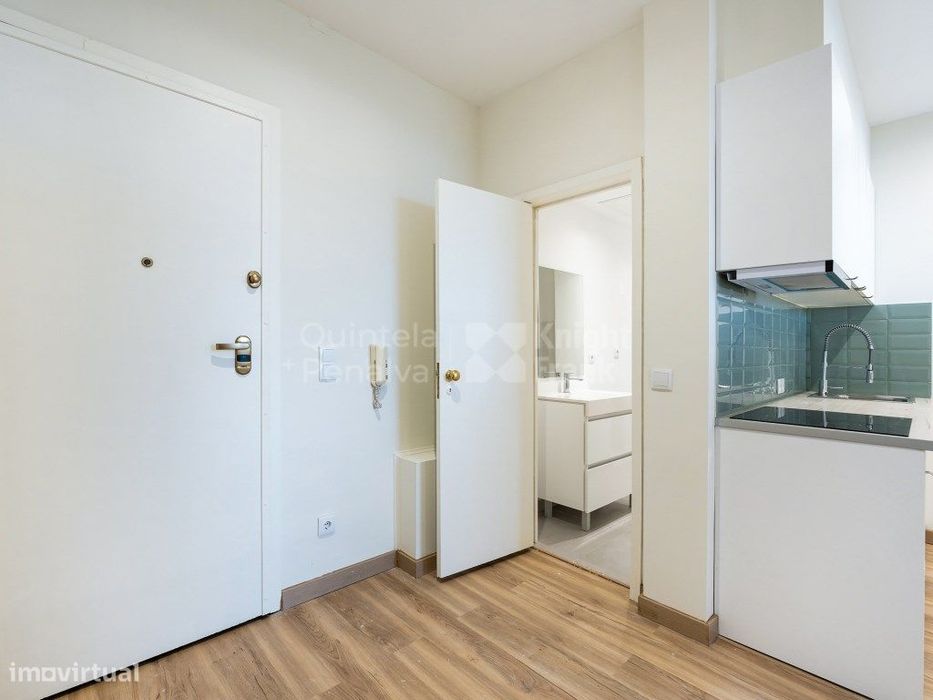Apartamento T0 reabilitado no centro de Matosinhos