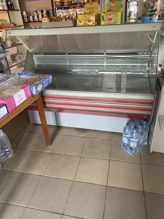 Холодильна вітрина б/у в хорошому стані