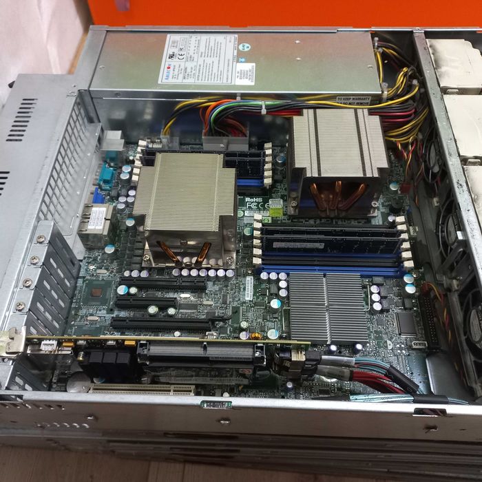 Сервер 2U Supermicro X8DTI-LN4F на 6 корзин