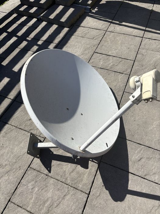 Antena satelitarna