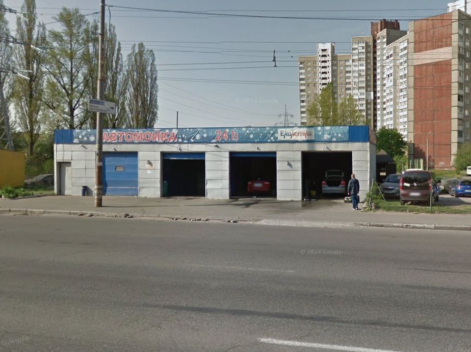 Переуступка приміщення. Фасад Окружна (СТО, шином, мийка)