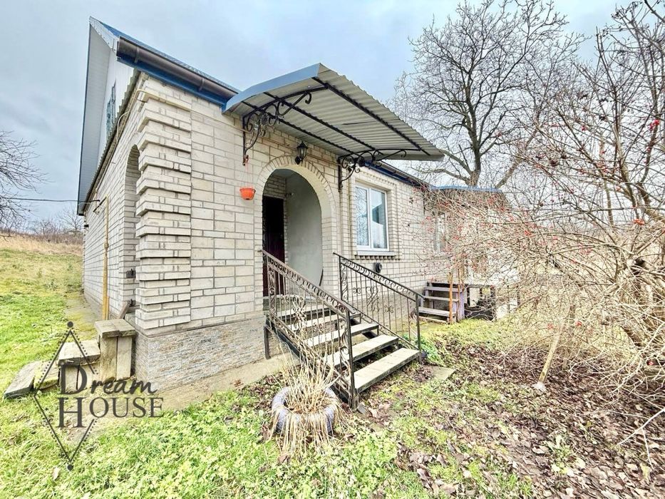 Продаж будинку у с.Верхнів