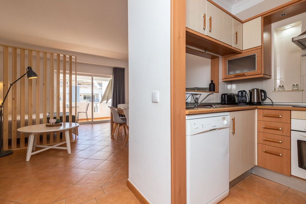 Apartamento T1 Inserido no Golden, Barco, Piscina, Jacuzzi, etc