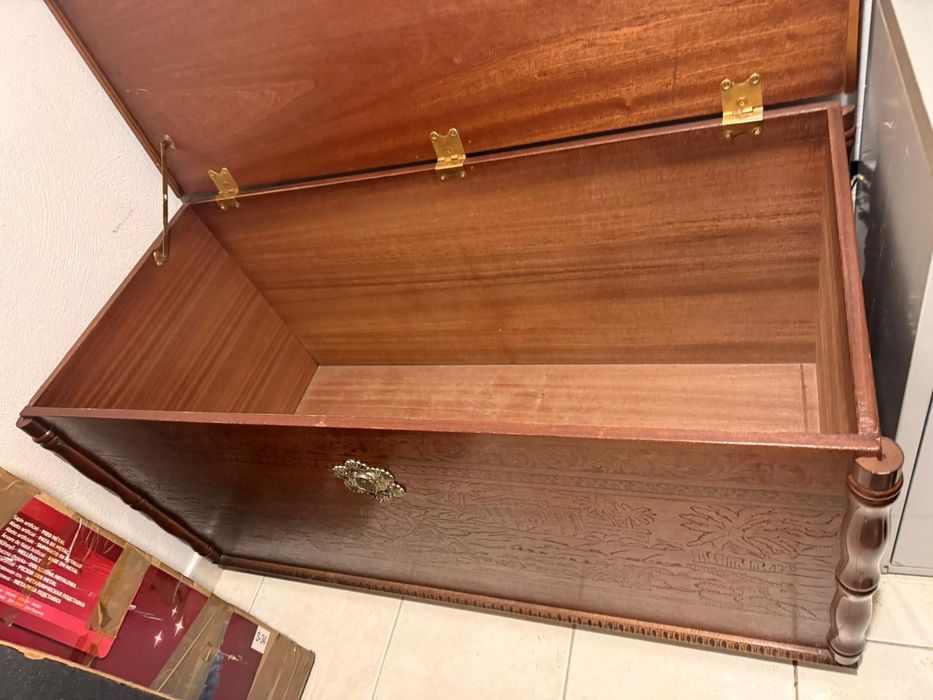 Arca de madeira impecável 50euros zona do porto