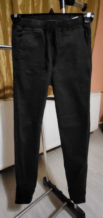 Spodnie czarne  XS