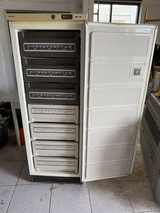 Arca congeladora vertical Siemens