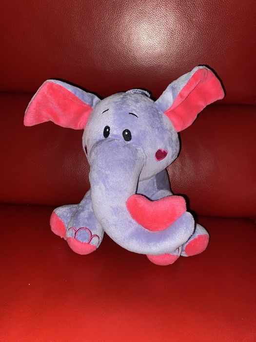 Pluszak, maskotka słoń z serduszkiem