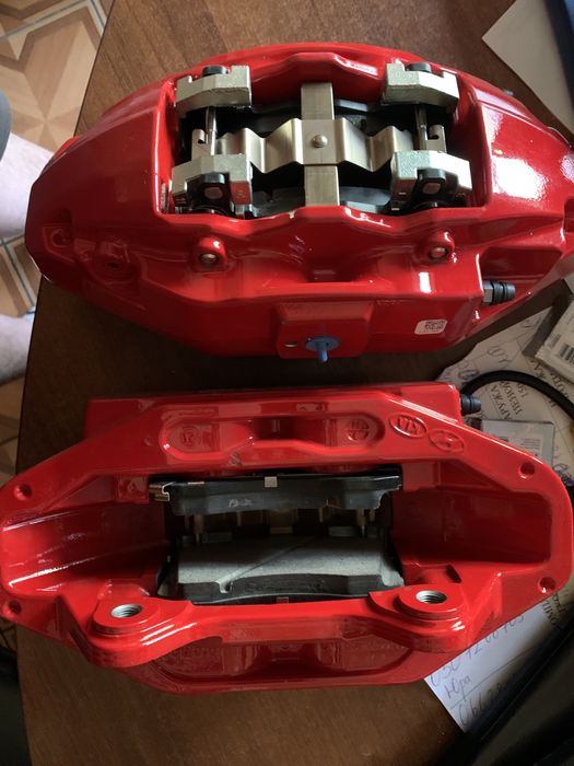 Суппорта передні та задні Kia Stinger 3.3