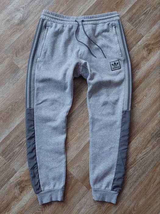 Cпортивный костюм (свитшот, спортивные штаны) Adidas Originals