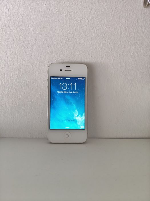 iPhone 4 NOVO c/carregador