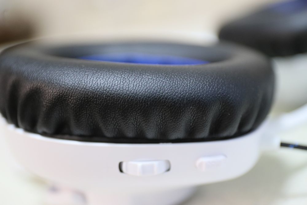 JBL   Наушники с микрофоном