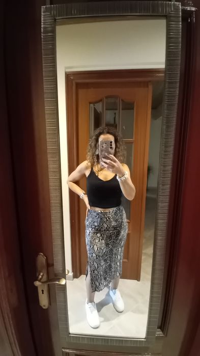 Saia Pull&Bear, Tam S