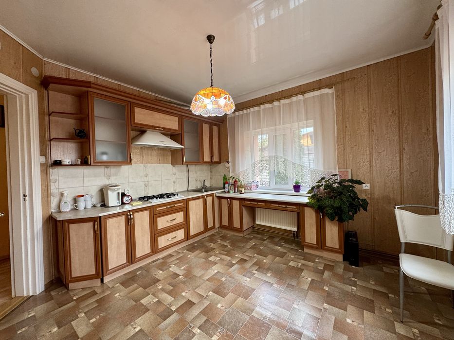 Продам добротний будинок