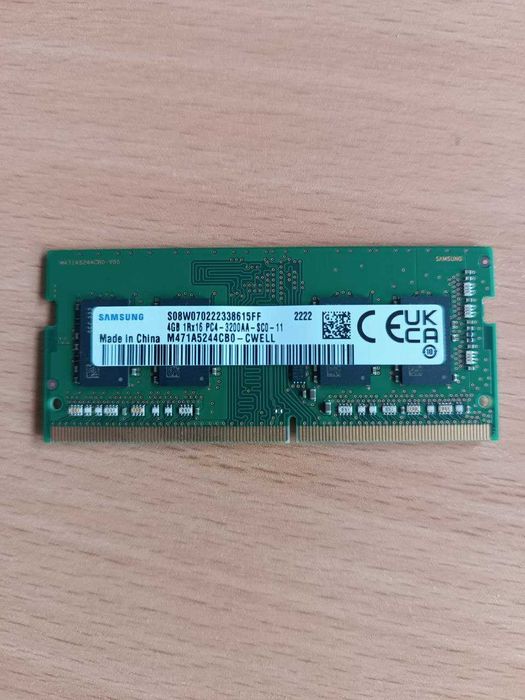 ОЗУ Sumsung на 4гб DDR4 для ноутбуку