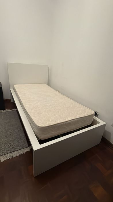 Cama com colchão