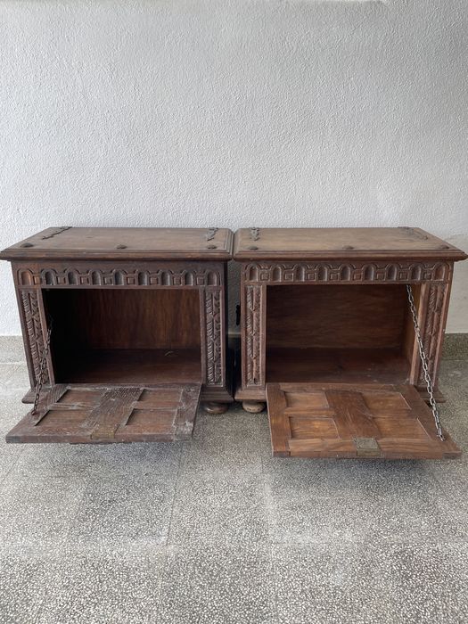 Móvel/ Garrafeira de madeira