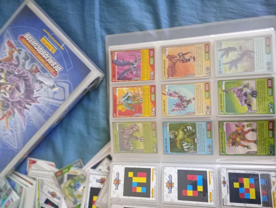 Lote de centenas cartas invizimals (edição especial, metálicas, ouro)