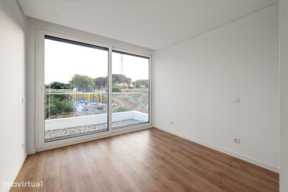 Moradia Geminada T3 com piscina, Quinta da Amizade, Setubal