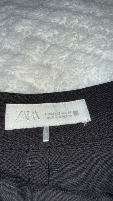 Жіноча чорна спідниця Zara плісе