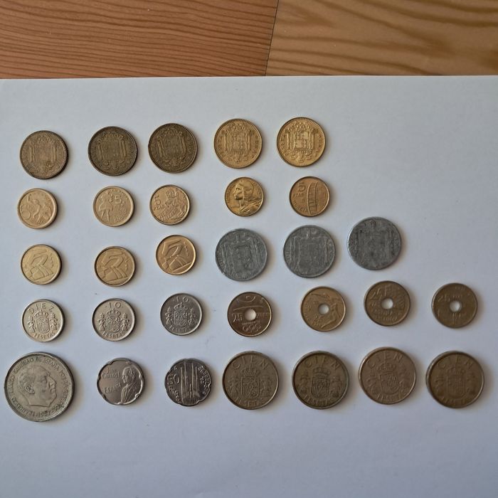 Conjunto de moedas antigas de espanha