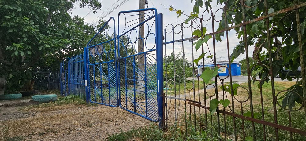 Ворота, хвіртка та паркан