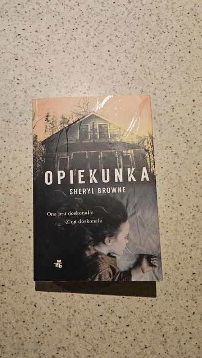 Książka "Opiekunka"