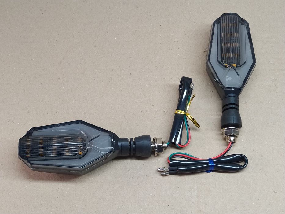 Повороти мото (пара) діодні LED динамічні, бігаючі