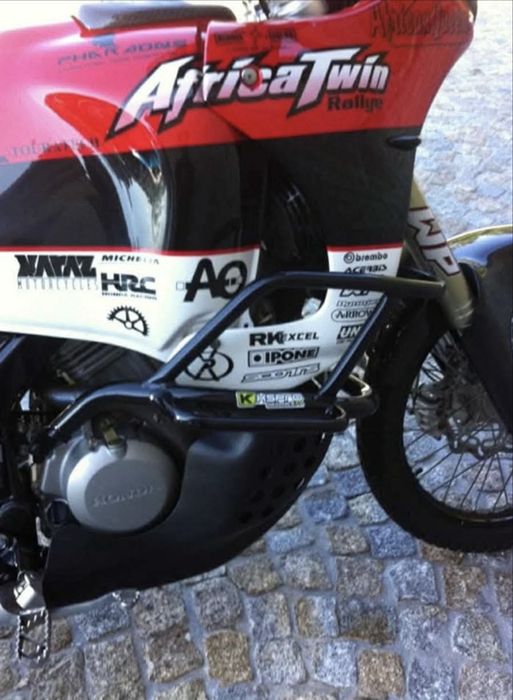 África Twins Rallye 750