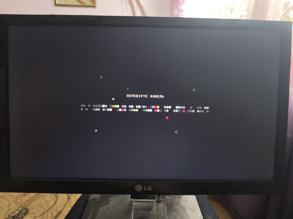 LG Flatron E1960S 18.5" (1366×768) — робочий, Glossy Black, VGA.