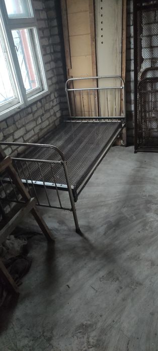 Кровать железная,диван, матрас, перина