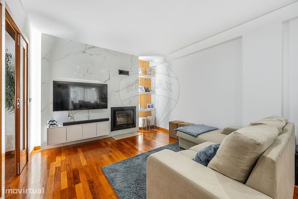 Apartamento T2 com suite e garagem fechada, em Nogueira, Braga!