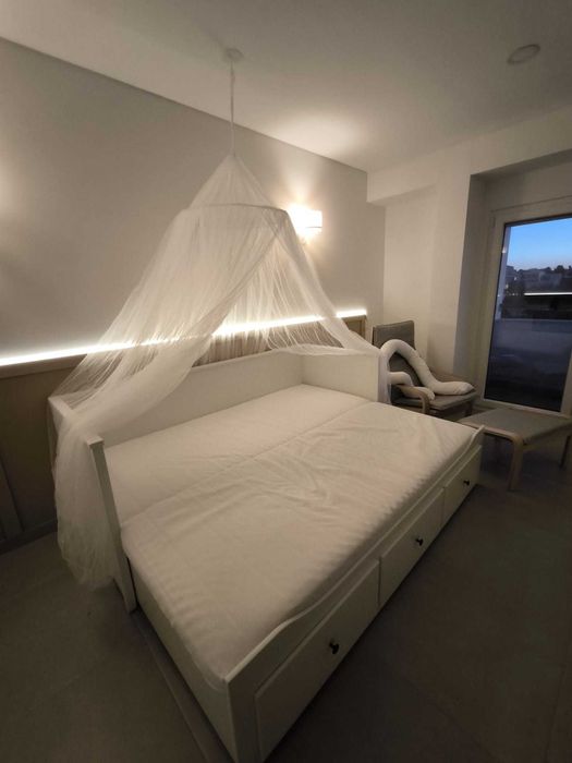 Cama hemnes com 2 colchoes