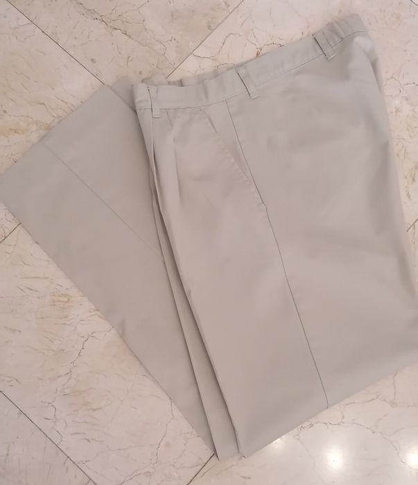 Vendo 4 pares de calças de homem, umas delas da Lion of Porches