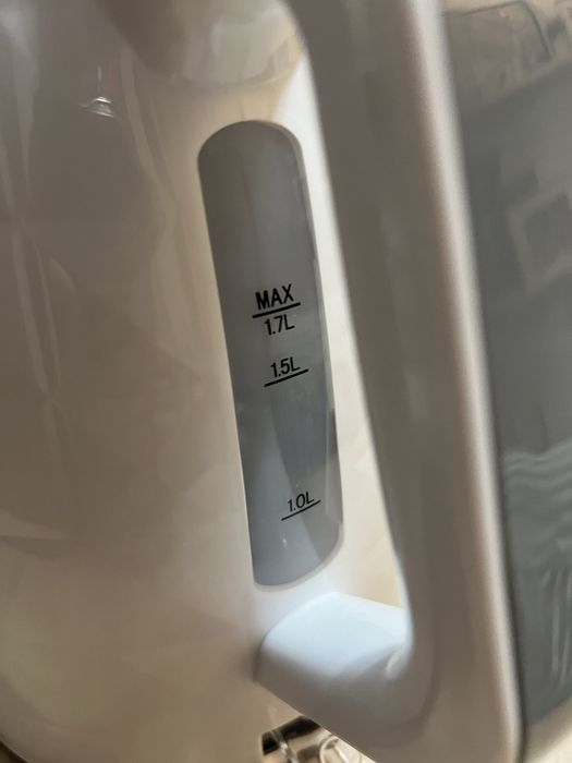 Cafeteira termica incompleta