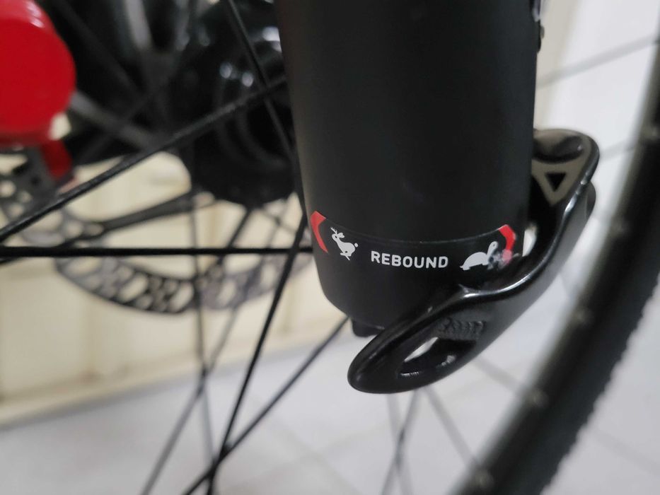 bicicleta BTT Decathlon Btwin Rockrider 560