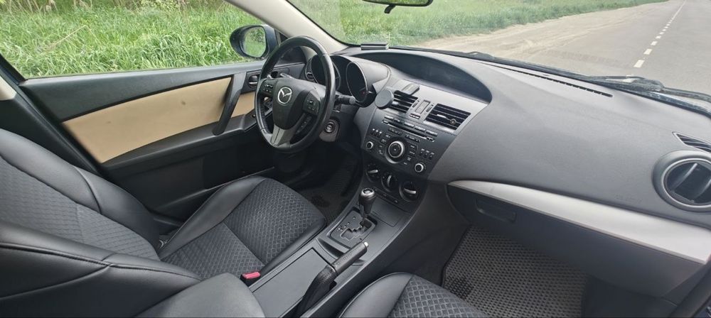 Продаж Mazda 3 2012