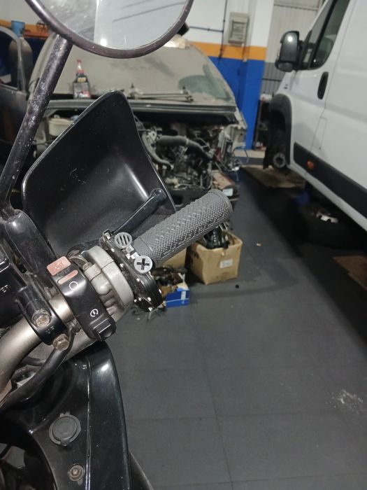 Moto muito boa e fiavel para a idade